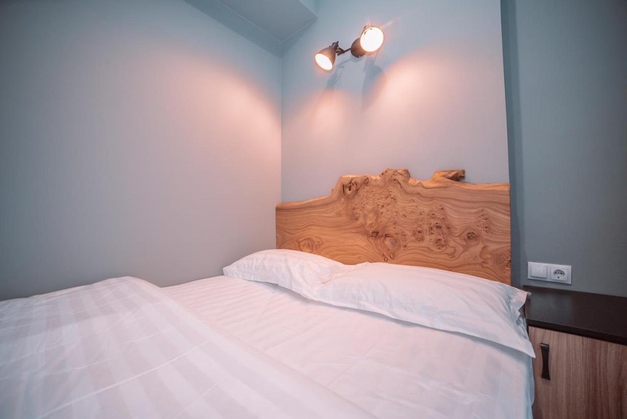Tomiris Lady'S Capsul Hostel Only For Women Almaty Bagian luar foto