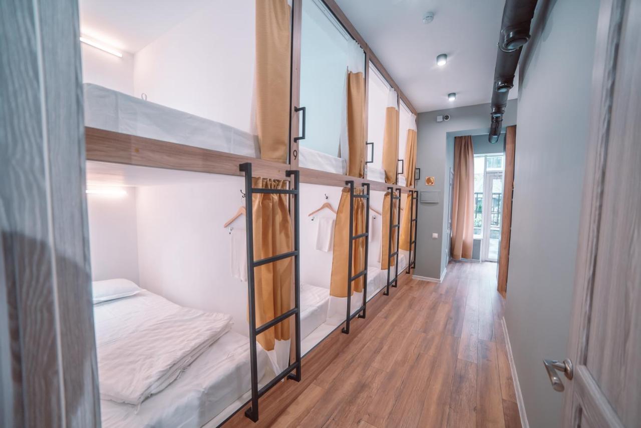 Tomiris Lady'S Capsul Hostel Only For Women Almaty Bagian luar foto
