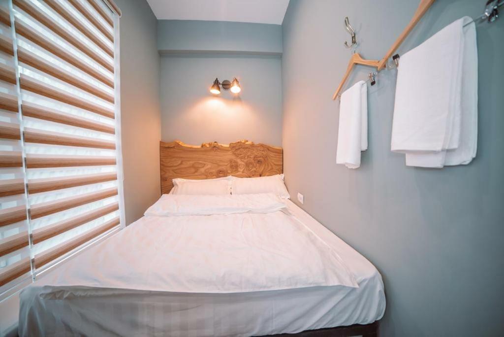 Tomiris Lady'S Capsul Hostel Only For Women Almaty Bagian luar foto